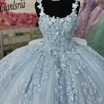 Светло Синя бална рокля с 3D пеперуда, буйни рокли, апликации от спагети презрамки, Дантела корсет, Sweet 15 Vestidos De 15 Años